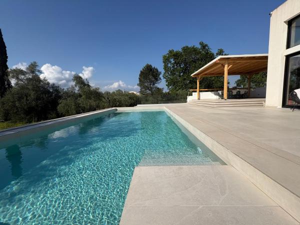 Villa Opaline Corfu, Забронировать  Отели Центральной Эллады с бассейном, Бассейн