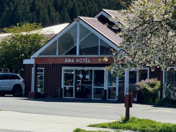AWA Hotel 4-Star 23-36 SQM Large Rooms and 3 SQM Small Single Rooms-Capsules, Забронировать  Роторуа Пленти