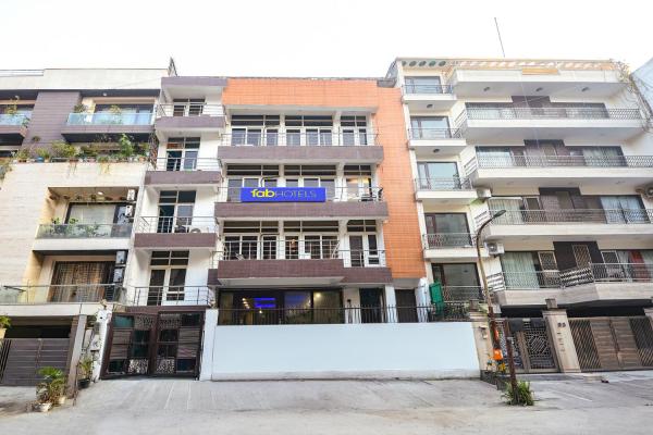 FabHotel 82 Inn