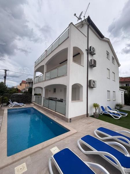 Apartments Jozak, Забронировать  Трогир Ciovo Island, рядом с North Gate Trogir