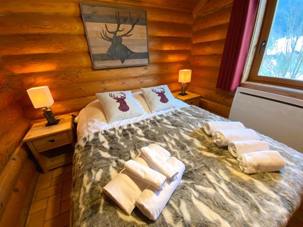 LE GRAND CERF Chalet en rondins avec SPA Jacuzzi
