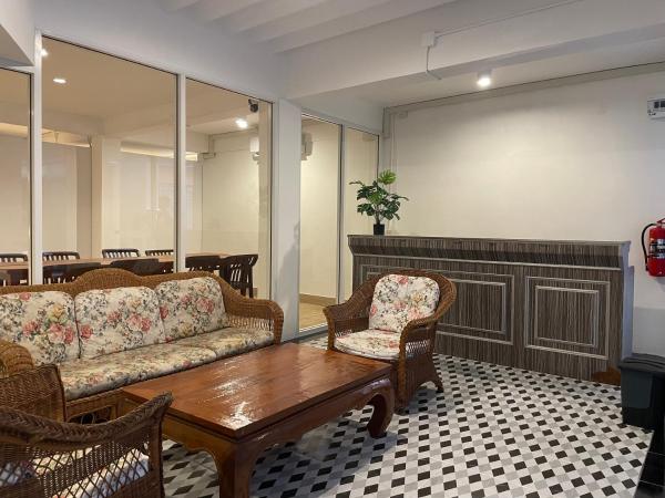 Отель HOUSE HOTEL Central Pattaya