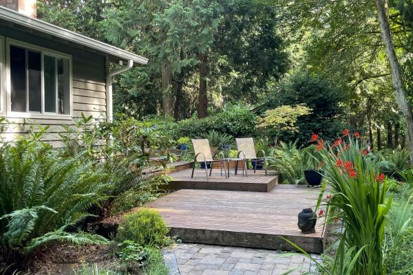 Walk to Beach + Village: Bainbridge Island Gem
