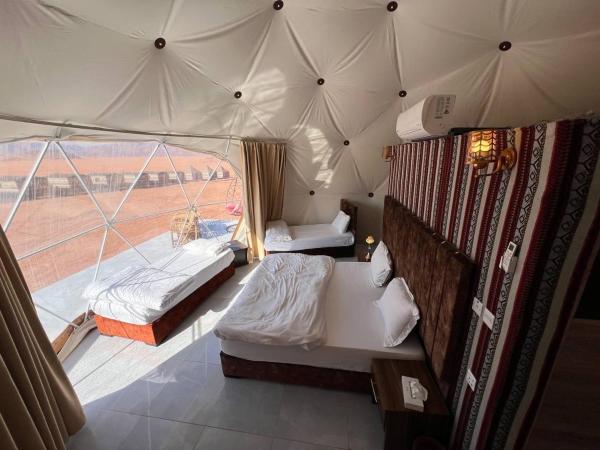 Golden Dunes Camp Wadi Rum, Забронировать  Отели мухафаза Акабы с парковкой, Парковка