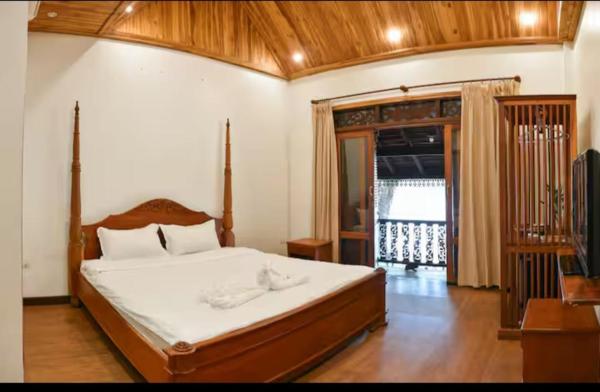 Colonial House Mekong River View, Забронировать  Луангпхабанг Лаос, рядом с Night Market