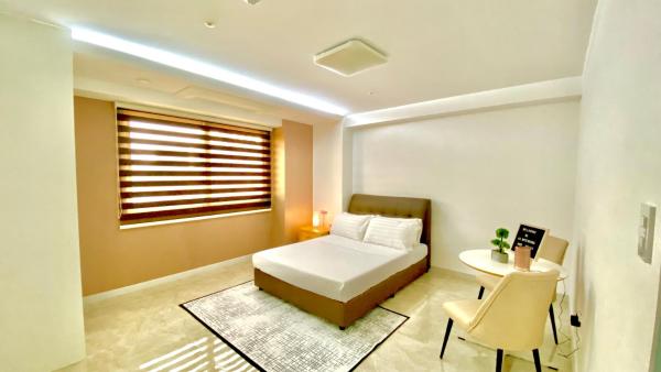 Stay at The Villages Clark 2, Забронировать  Отели Кларка с бассейном, Бассейн