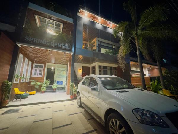 Luxurious 3 BHK Stay, Airport road, Opposite CP67 Mall, Забронировать  Сохана штат Пенджаб