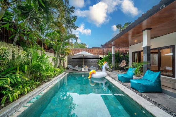 Prime Seminyak 2BR Villas, Забронировать  Отели провинции Бали с парковкой, Парковка