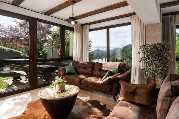 Villa Fužine Lake Luxury Retreat & Spa, Забронировать  Отели Приморско-Горанской жупания с парковкой, Парковка
