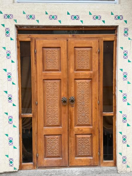 Al-Adl Guest House, Забронировать  Отели Бухары с парковкой, Парковка