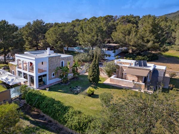 Villa Near Ibiza Town sleeps 12,14, Забронировать  Ибица Ибица