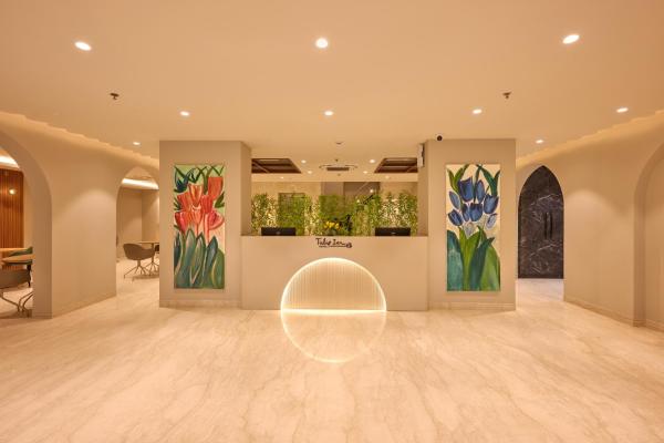 Tulip Inn Gurugram Sector 39, Забронировать  Гургаон штат Харьяна