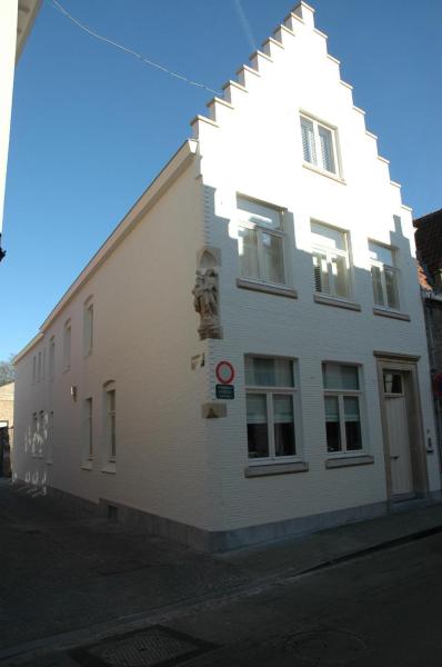 La Luna Guesthouse, Забронировать  Брюгге Западная Фландрия, рядом с Бург