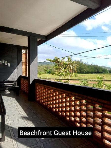 Beachfront Guest House Pacitan, Забронировать  Tamperan провинция Восточная Ява