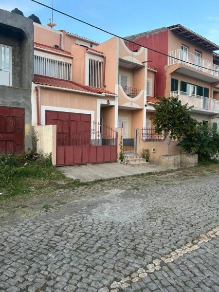 Home Lenda, Забронировать  Отели Таррафал с парковкой, Парковка