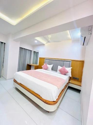 Hotel shivalay
