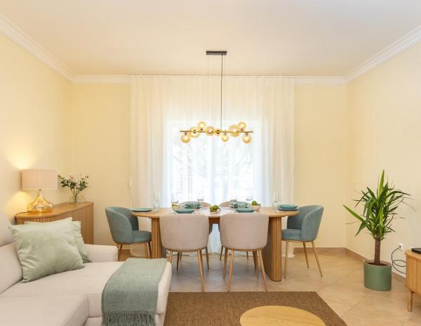 Citrus Residence, Serene Lemon Blossom Villa, Забронировать  Отели Costa Azul с парковкой, Парковка