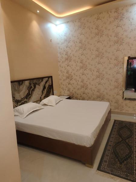 Shree jee Hotel and Resort, Забронировать  Отели штата Махараштры с бассейном, Бассейн
