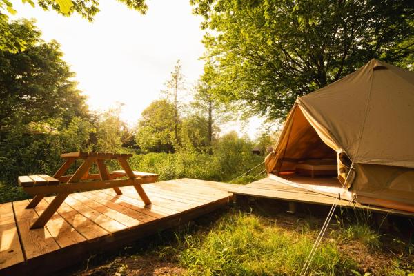 Glamping belltent in het groen, Забронировать Кемпинг Кемпинги и глэмпинги IJsselmeer, Кемпинг