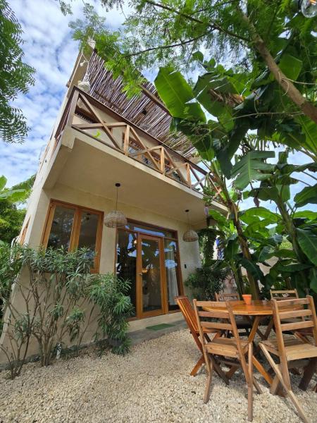 Casa Plátano Villa and palapa with private garden, Забронировать  Бакалар Costa Maya
