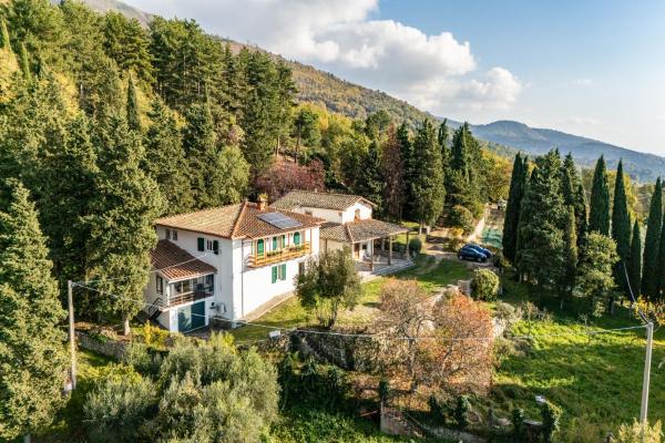 Villa di lusso a Firenze - Reggello 8 Pax Wi-Fi, Забронировать  Инчиза-ин-Валь-д'Арно Valdarno