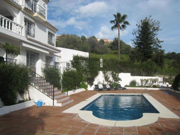 Holiday Home Villa La Recalada mit Privatpool by Interhome, Забронировать  Отели Эстепона с парковкой, Парковка