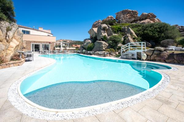 Hotiday La Maddalena, Забронировать  Отели Maddalena Archipelago с бассейном, Бассейн