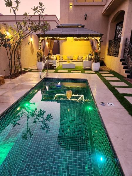 Villa Ole - Holiday Home, Забронировать  Отели Аджмана с парковкой, Парковка