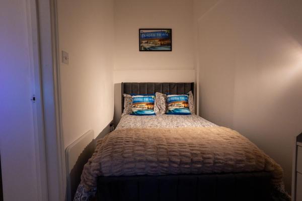 Charming Flat in Camden Town, Забронировать  Камден Лондон