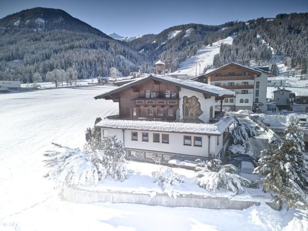 Landhaus Gollegger Appartements Flachau, Забронировать  Отели Salzburger Sportwelt с парковкой, Парковка