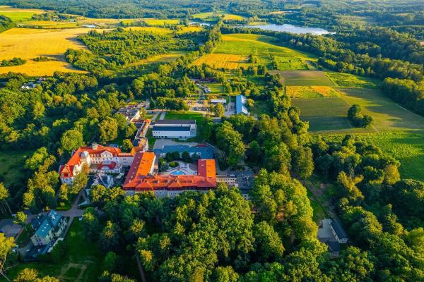 Uzdrowisko Połczyn Zdrój - Sanatorium Gryf, Забронировать  Отели Drawsko Lakeland с бассейном, Бассейн