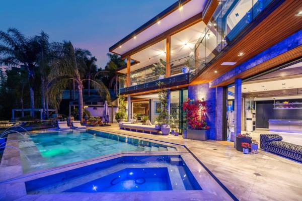 Bali Inspired Villa in Sunset Plaza, Забронировать Вилла Лос-Анджелес Большой Лос-Анджелес