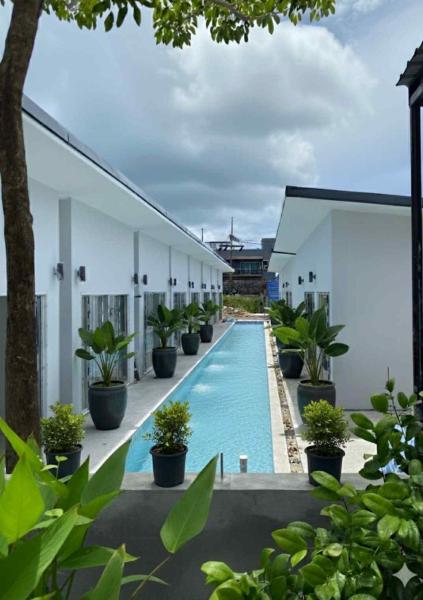 A&J Holiday Villa, Забронировать  Отели Пхукета с бассейном, Бассейн