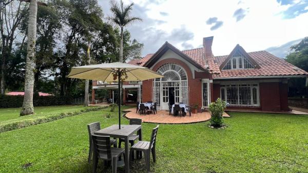 Dharma Casa Holistica, Забронировать  Отели Сиркасия с парковкой, Парковка