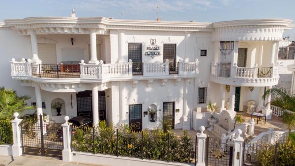 Palazzo Montagna Melissano, Забронировать  Отели в центре Мелиссано, в центре