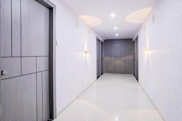 Hotel O 7 Square Hotel, Забронировать  Rānder штат Гуджарат