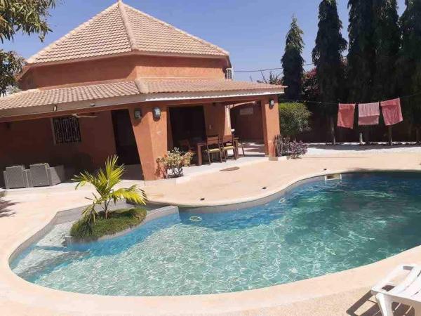 La Villa Somone, Забронировать  Отели Мбур с бассейном, Бассейн