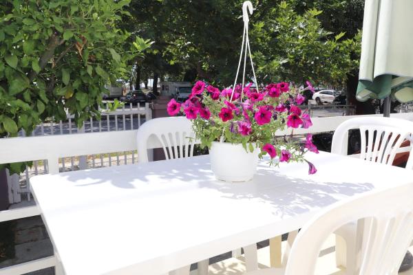 Ioannis House Apartment, Забронировать  Отели Аспровальта с парковкой, рядом с Прогулочная аллея Asprovalta Promenade, Парковка