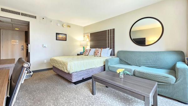 Palms at Waikiki Private Studios, Забронировать  Гонолулу Оаху, рядом с Пляж Вайкики