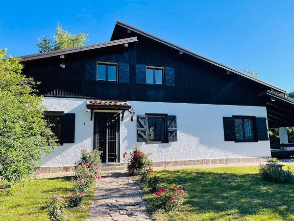 Villa Larici, Забронировать  Отели Валле-дель-Адидже с парковкой, Парковка