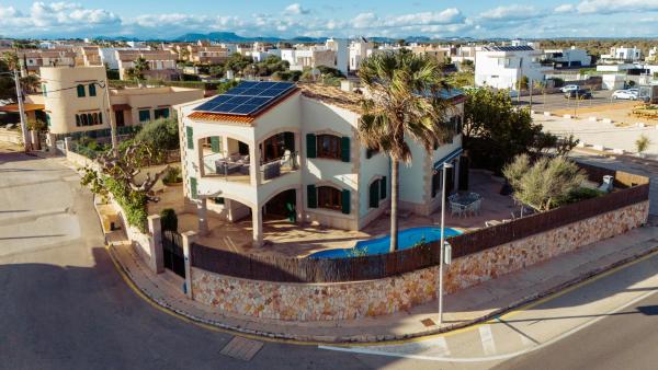 Villa Finca Haus für Gruppen, Bike & Familien Top-Lage am Meer bei Es Trenc, Pool, Klimaanlage, Забронировать  Са-Рапита Майорка