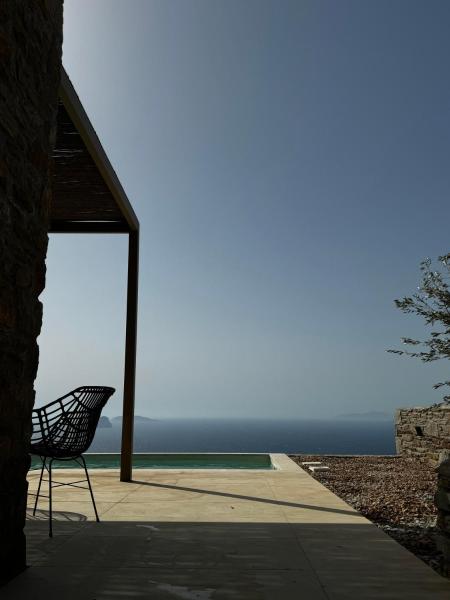 Thermyes Villas 4 with private pool, Забронировать  Отели Kythnos с парковкой, Парковка