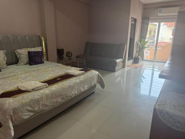 Hug me guesthouse, Забронировать  Паттайя Чонбури