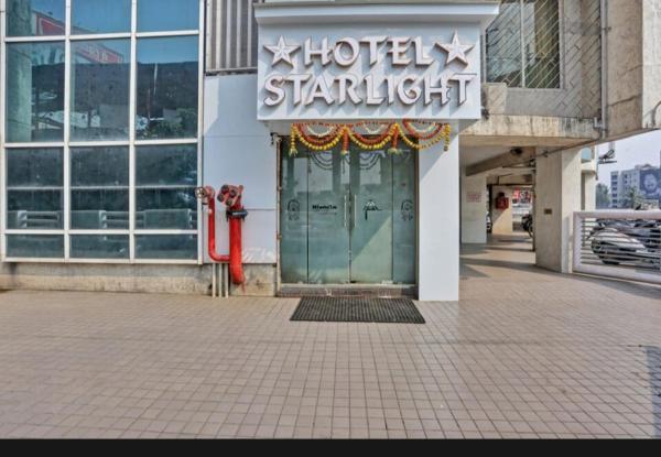 Hotel Star Light, Забронировать  Отели Мумбай с парковкой, Парковка