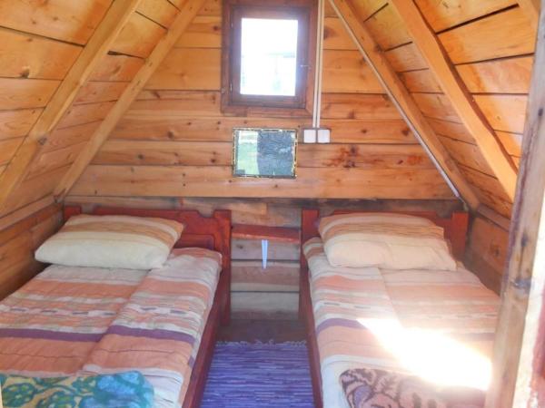 Etno selo - Guest House Etno Village - TRSA, Забронировать  Отели Плужине с парковкой, Парковка