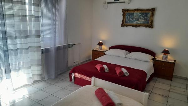 Apartmani Tomislav, Забронировать  Отели Водице с парковкой, Парковка