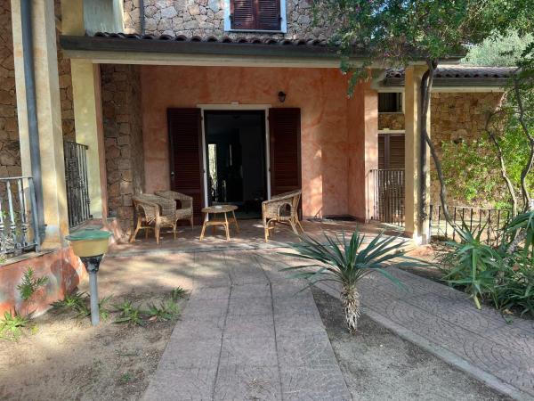 Villa Pinta - Key to Villas, Забронировать  Отели La Ciaccia с парковкой, Парковка