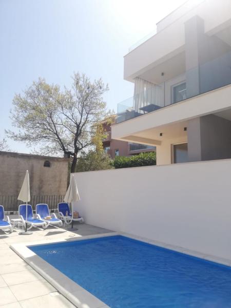 Villa apartment Laganini, Забронировать Апартаменты/квартира Округ-Горни Ciovo Island