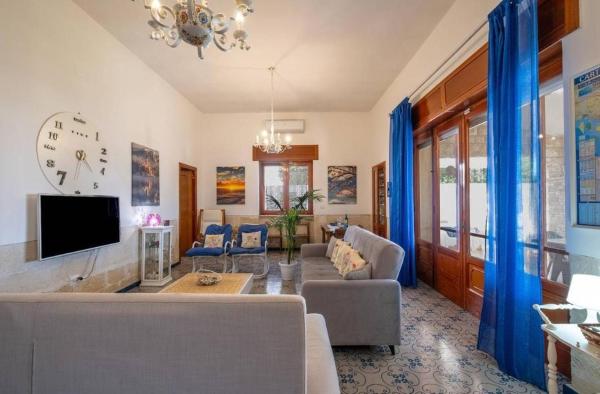 Villa dei GELSI Punta Prosciutto 11 posti letto, Забронировать  Отели Пунта-Прошутто с парковкой, Парковка