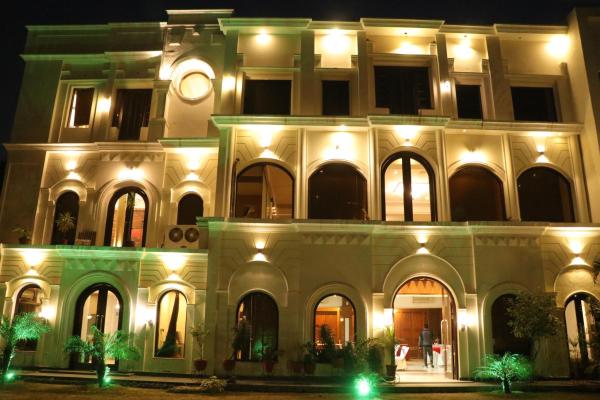 Hotel Pushap Palace, Забронировать  Патьяла штат Пенджаб